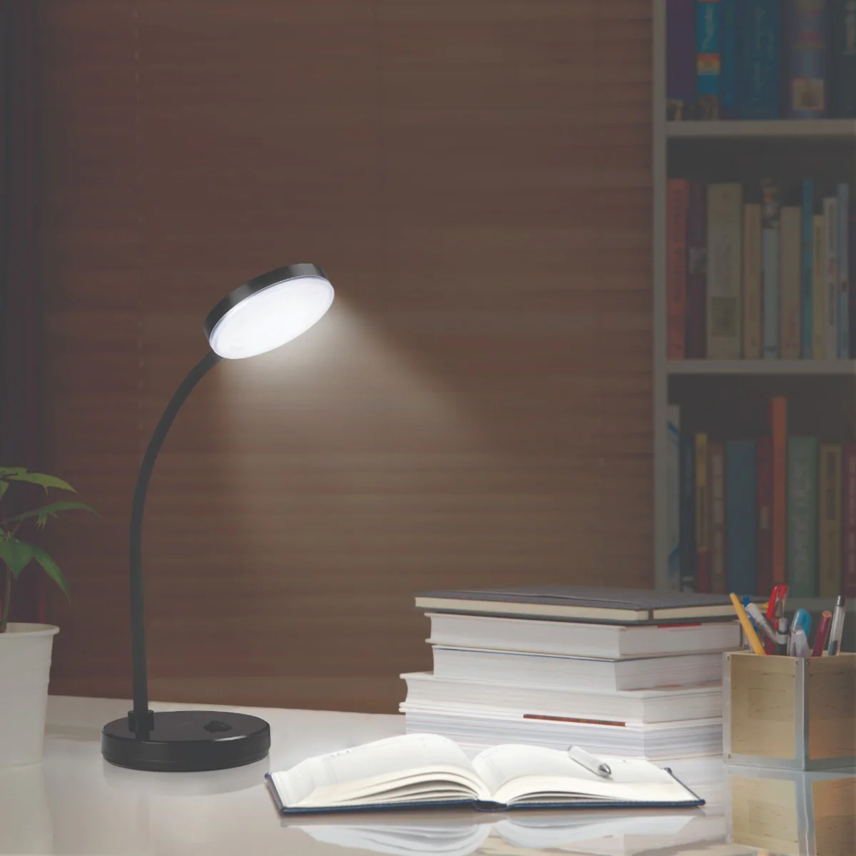 uploads/product/17443687523_Opus Desk Light-p1.webp